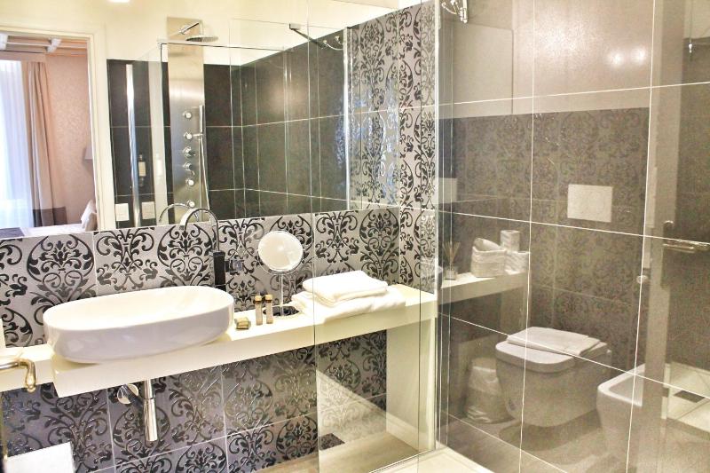 Triple Room image 3
