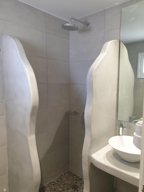 Superior One-Bedroom Apartment (4 Adults) with Pool and Sea View image 3