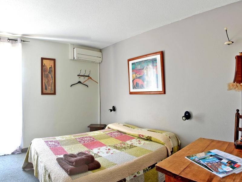 Double Room image 4