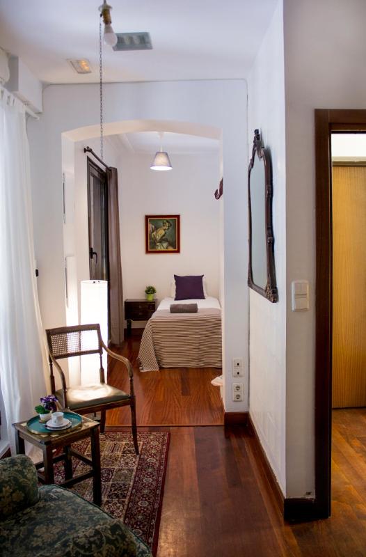Central Spacious and Authentic Family Apartment - image 11