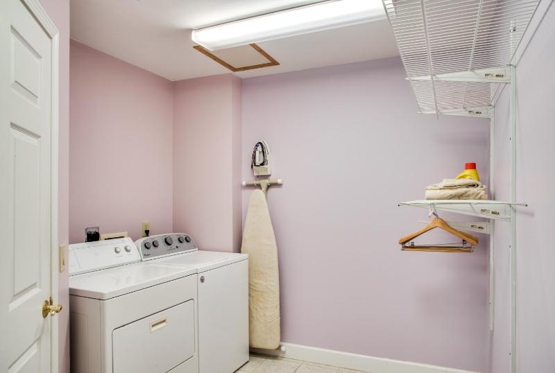 One-Bedroom Apartment image 2