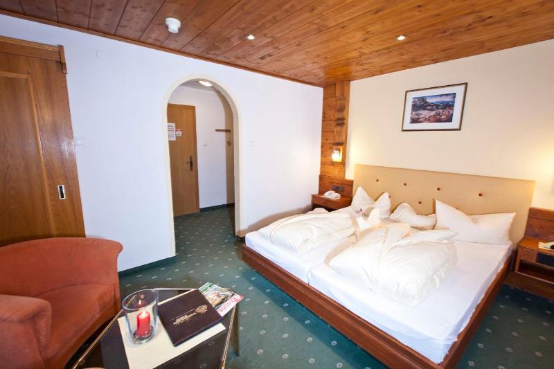 Basic Double Room image 1
