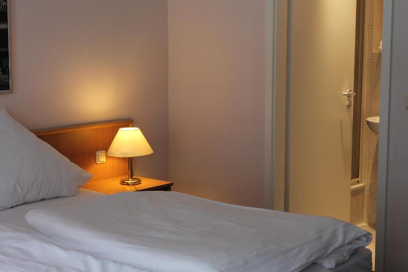 Double Room image 2