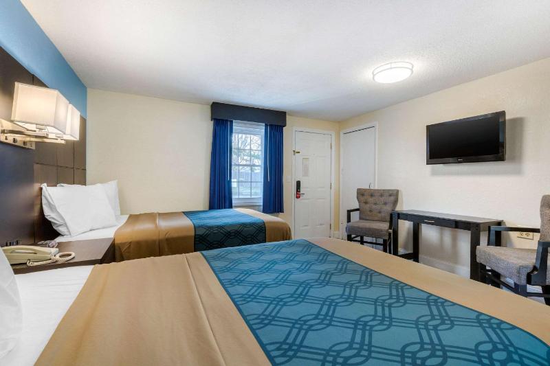 Non-Smoking Deluxe Double Room image 3