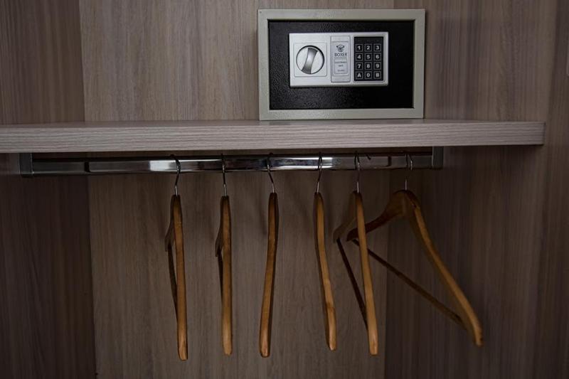 Double Room with Sea View image 3