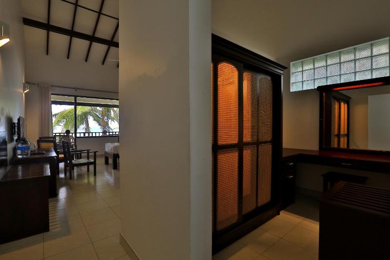 Sea Rock Villa - image 10