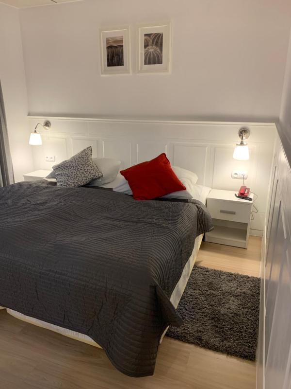 Double or Twin Room image 3