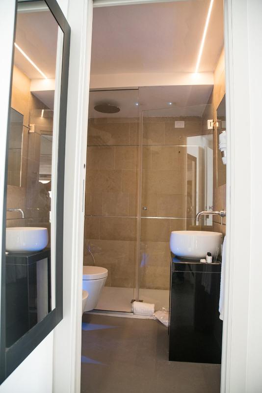 Re Dionisio Luxury Suites - image 25