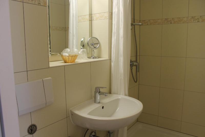 Double Room image 1
