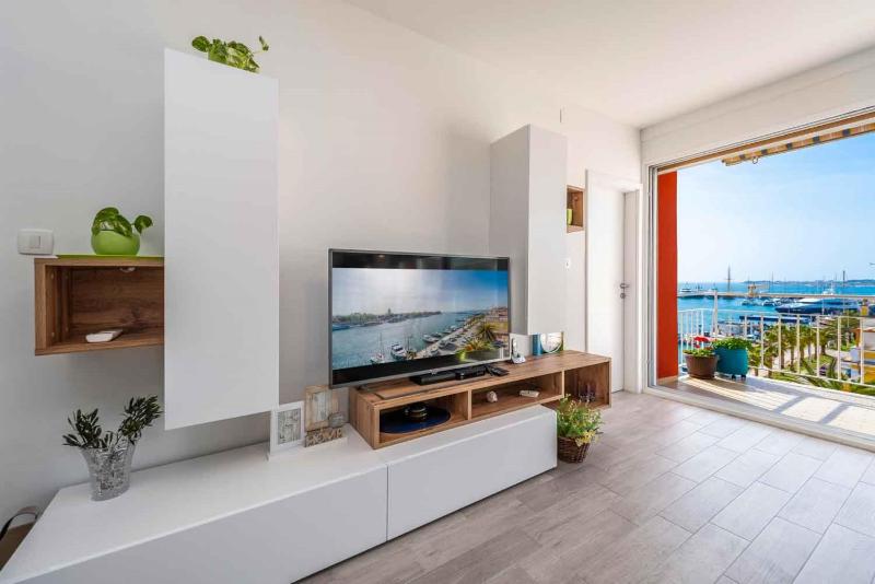 Sea the Sunset Apartment - image 9