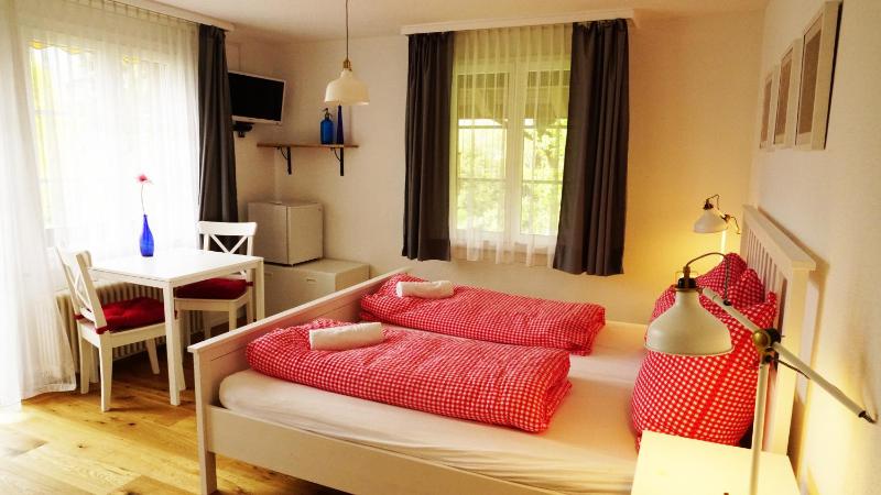 Double Room with Balcony and Mountain View image 4