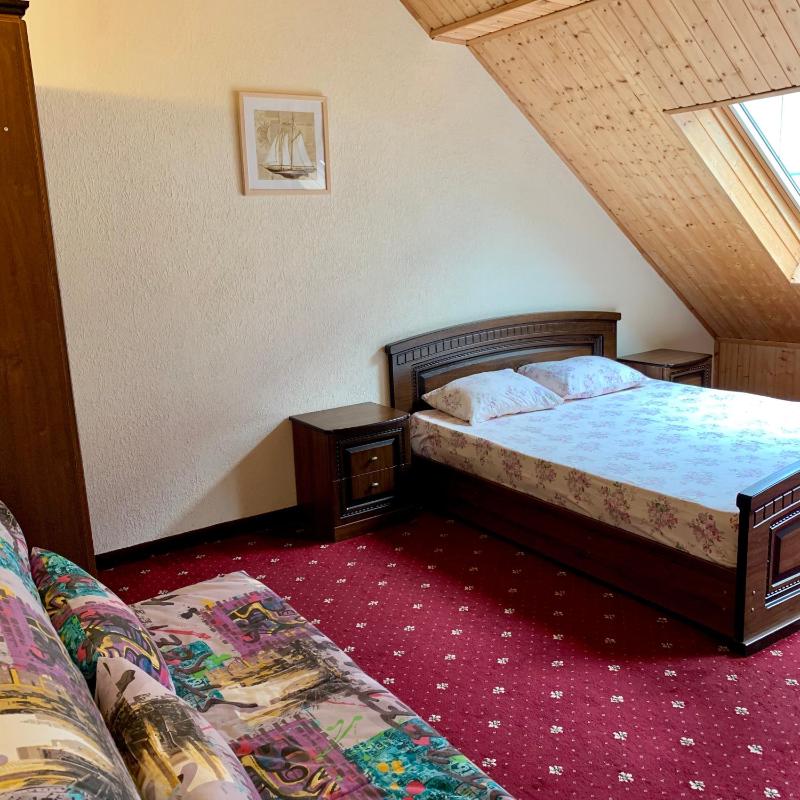 Standard Triple Room image 3