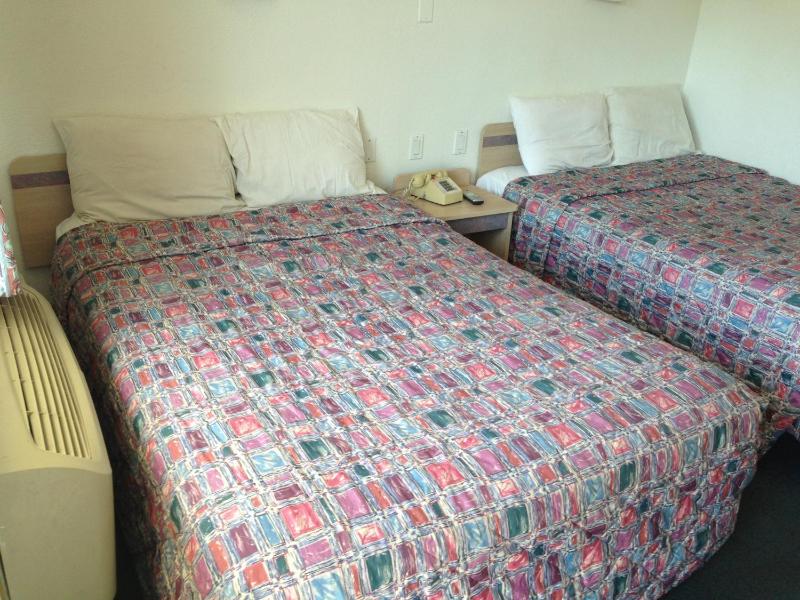 Double Room with Two Double Beds image 3