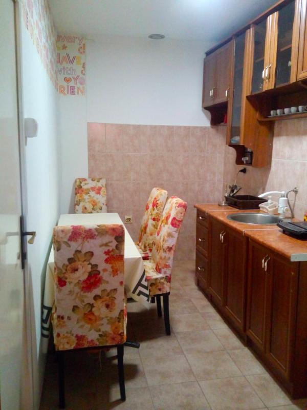 Single Bed in Dormitory Room image 4