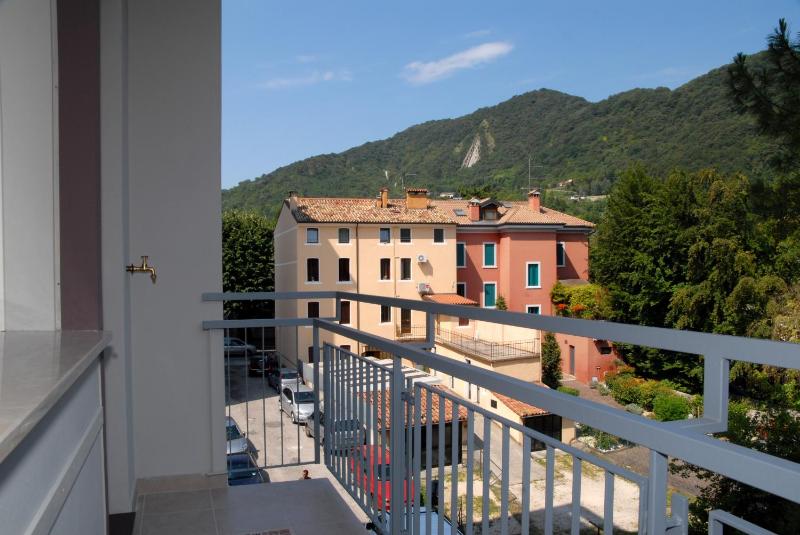 One-Bedroom Apartment with Terrace - Via Antonello da Serravalle image 2