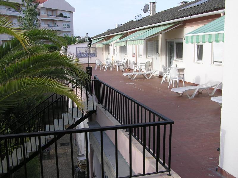 Twin Room with Terrace image 3