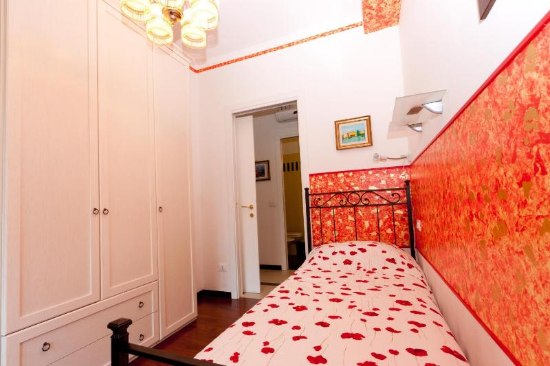 Two-Bedroom Apartment with Terrace - Via Divisione Nannetti image 1
