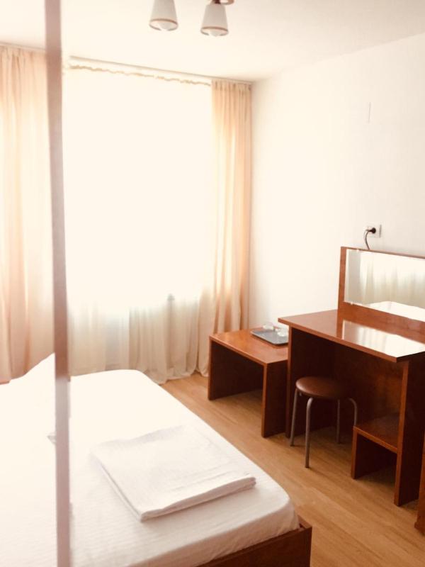 Double Room image 4