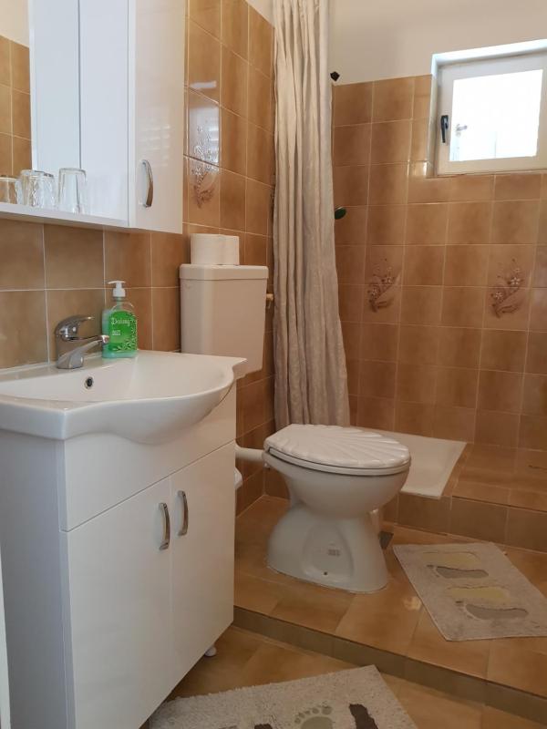 Double Room with Balcony image 4