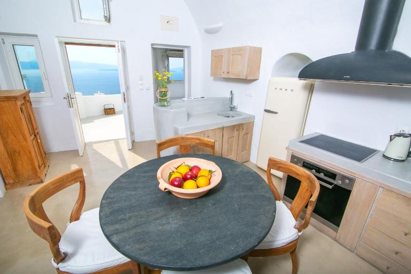 Menias Cave House - image 13