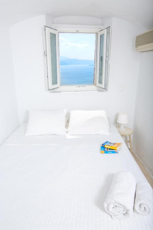 Menias Cave House - image 14