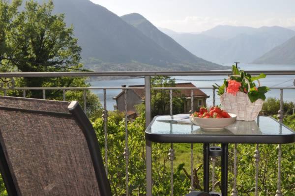 Apartment with Sea View image 3