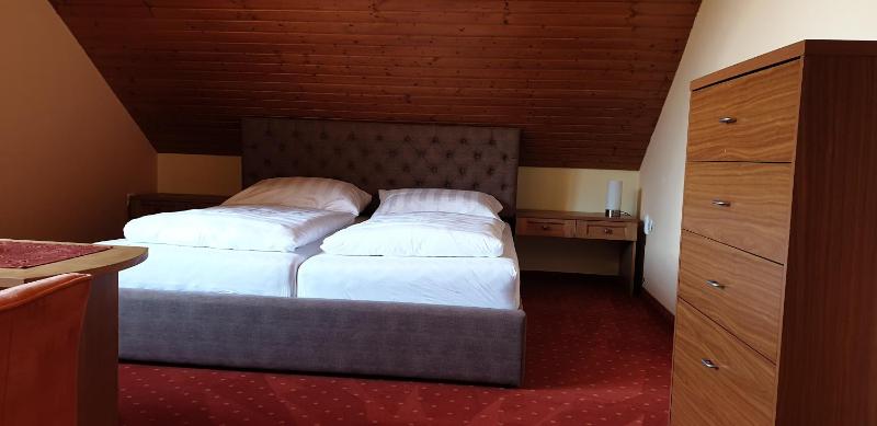 Junior Suite with Balcony image 3