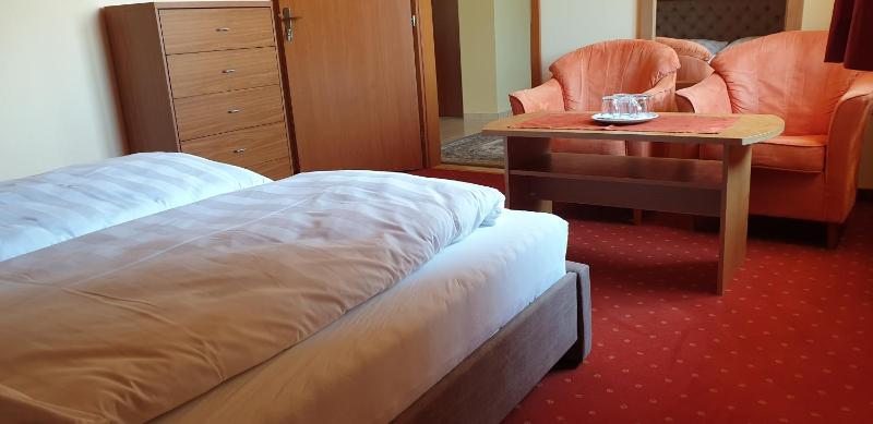 Junior Suite with Balcony image 4