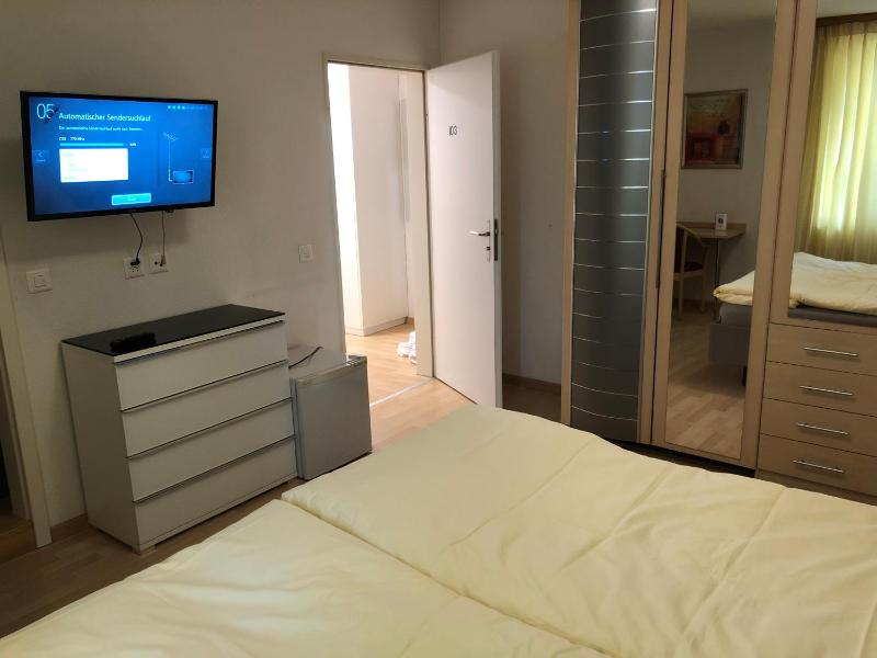 Studio Apartment image 3