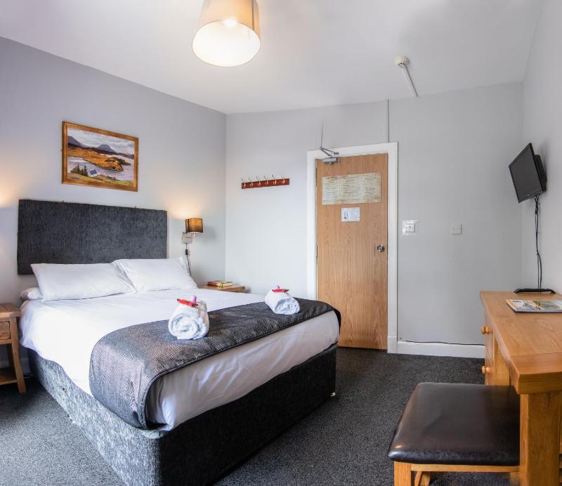 Standard Double Room with Shared Bathroom image 4