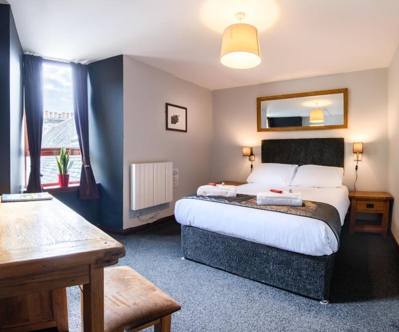 Standard Double Room with Shared Bathroom image 3