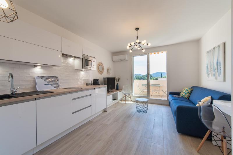 Superior Apartment image 2