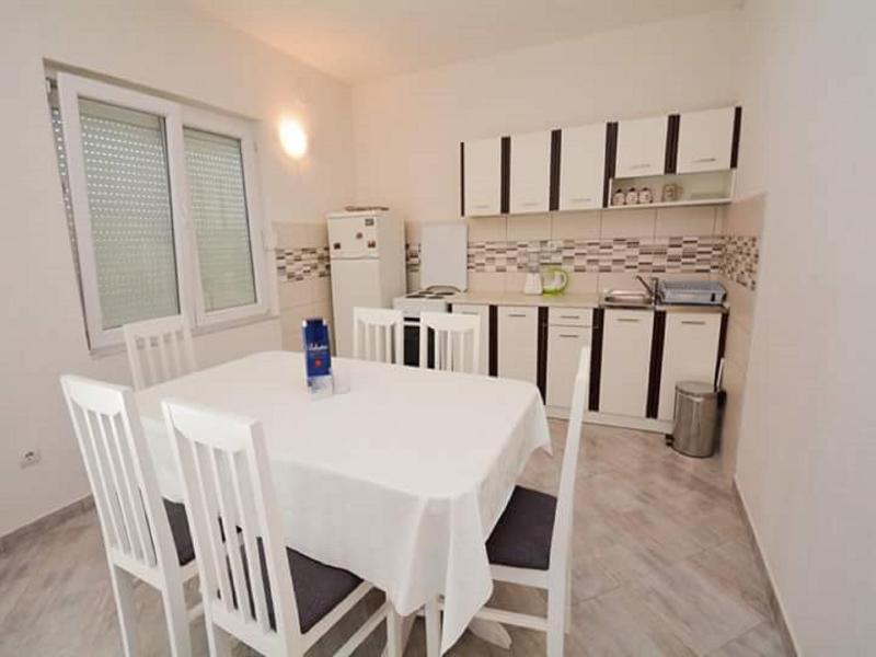 Comfort One Bedroom Apartment with Balcony image 4