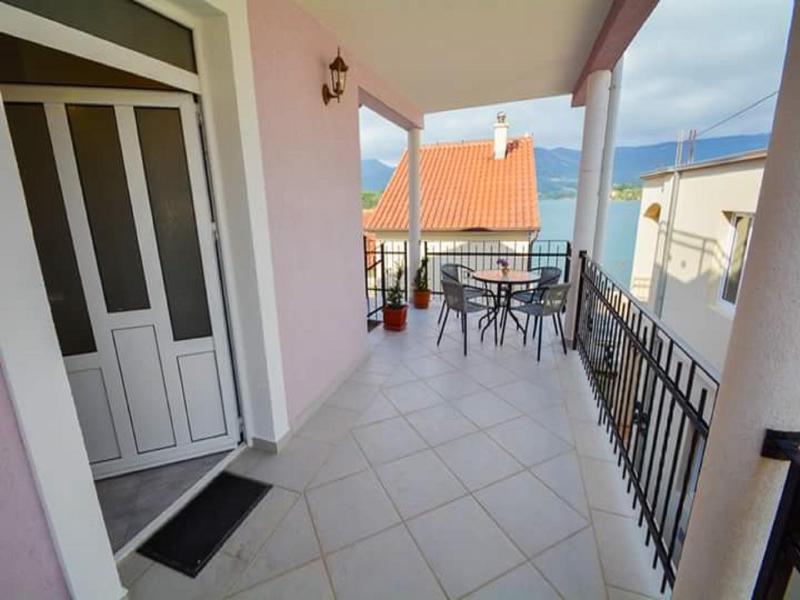 Comfort One Bedroom Apartment with Balcony image 3