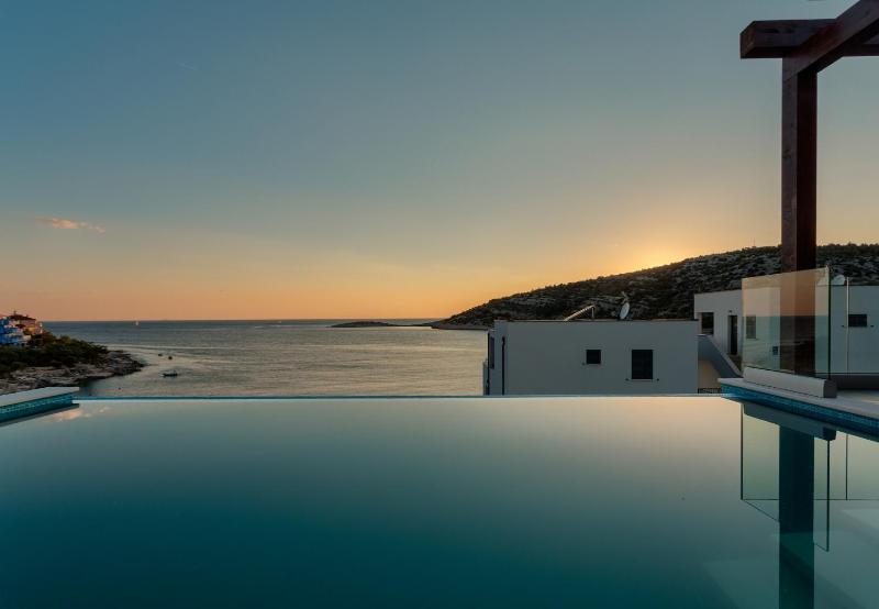 Hideaway Villa am Meer - image 2