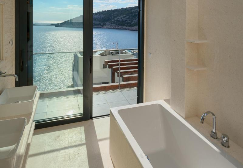 Hideaway Villa am Meer - image 36