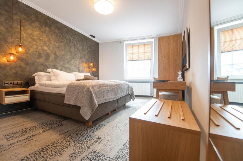 Double Room image 4