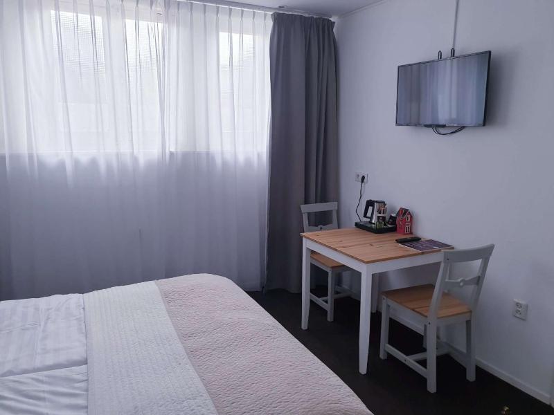 Budget Double Room image 2