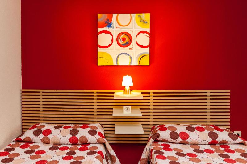 Studio 1 or 2 people image 2