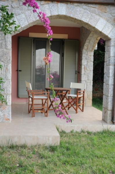 Two-Bedroom Villa - Split Level image 2