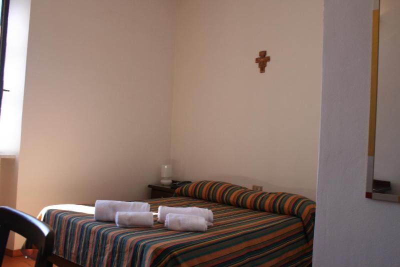 Double Room image 3