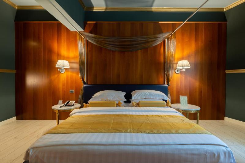 Deluxe Triple Room image 2