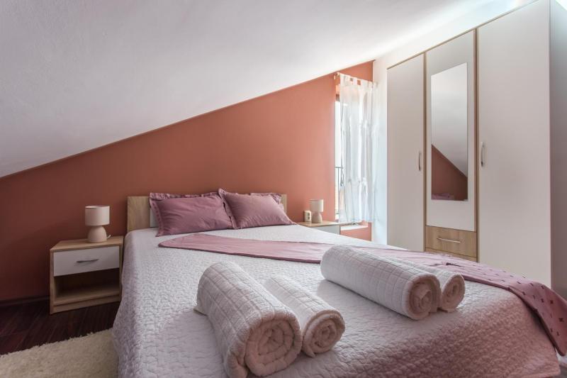 One Bedroom Apartment image 1