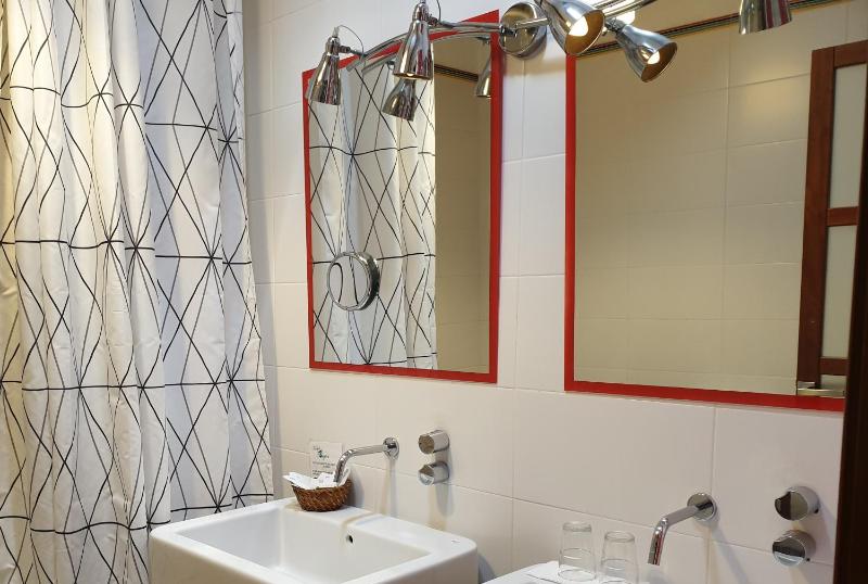 Double or Twin Room image 3