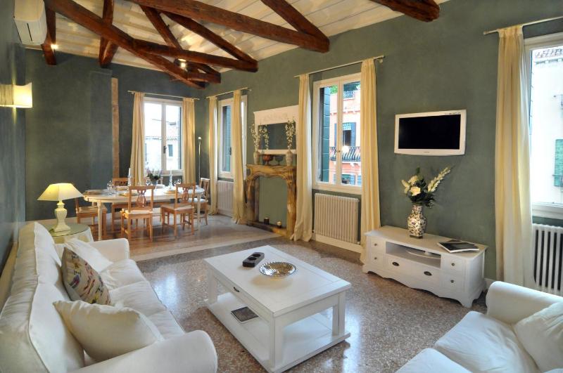 Ca' Dell'Artista Apartment with Terrace - image 12