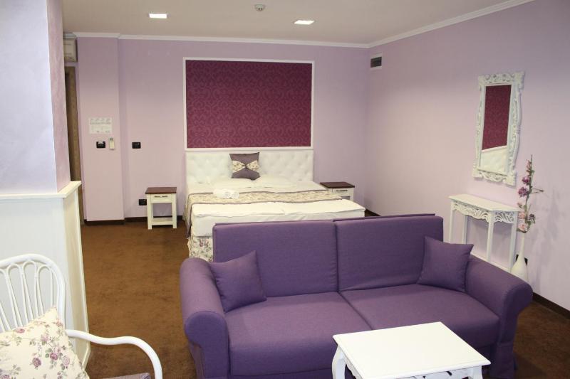 Studio with Park View image 1