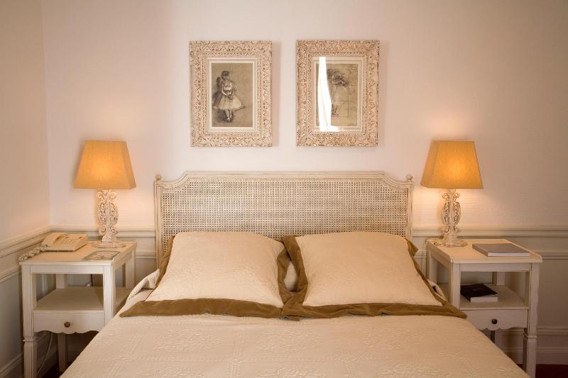 Classic Room image 3