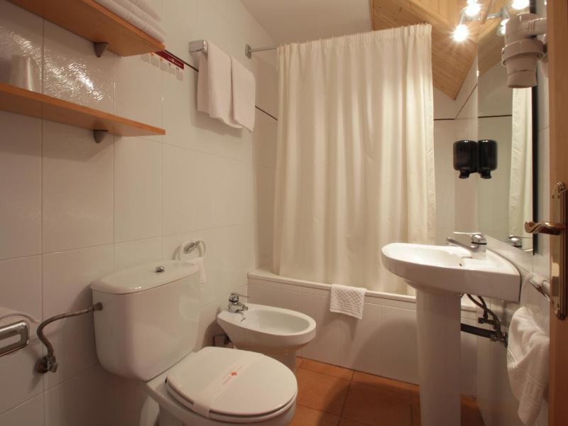 Quadruple Room image 2