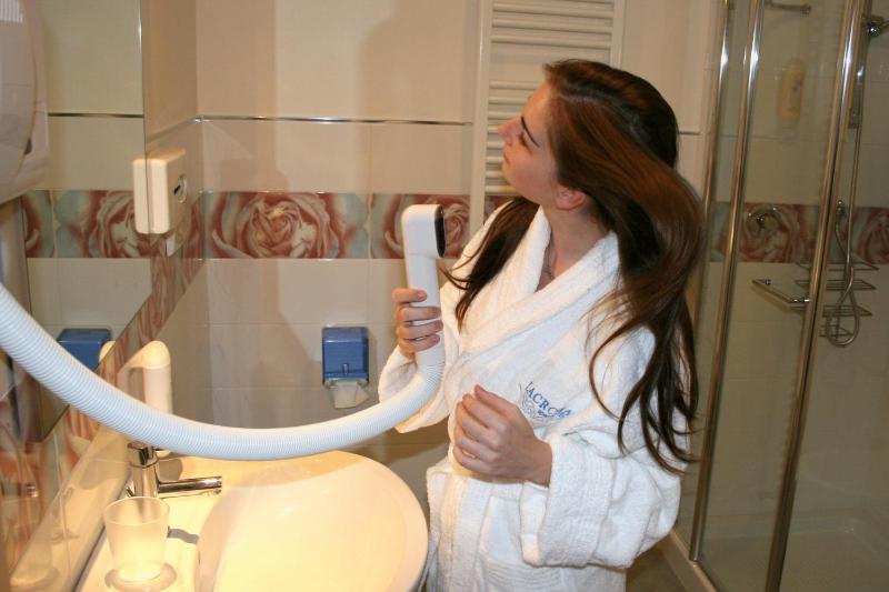 Lacroma Aparthotel - image 31
