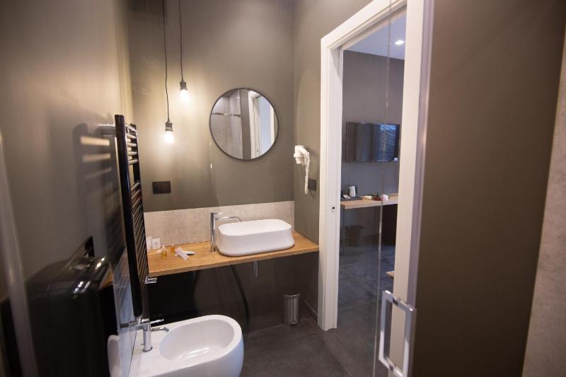 Deluxe Room image 4